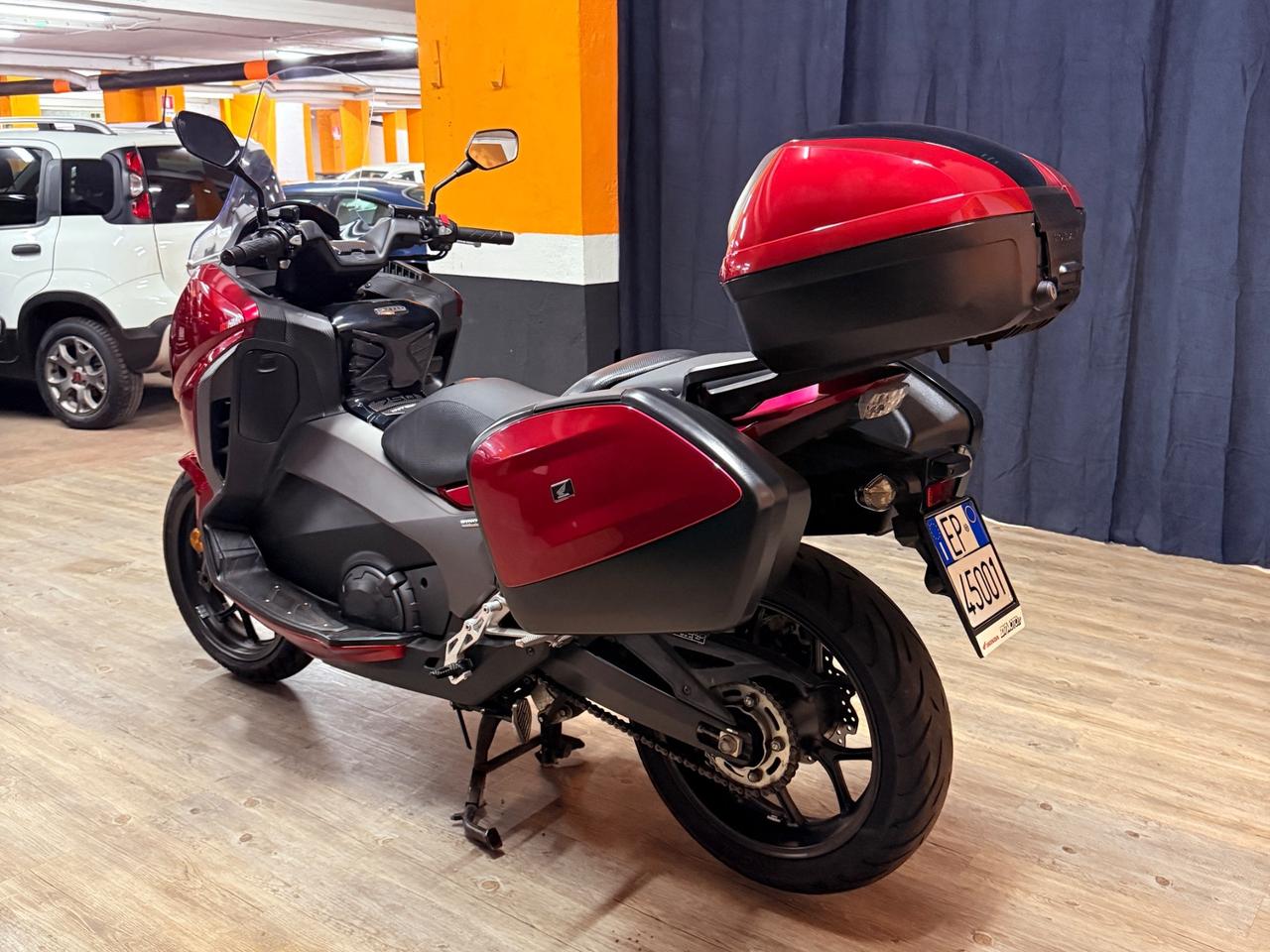 STRAORDINARIA HONDA INTEGRA 750 CON SOLI 36.470 KM COME NUOVA