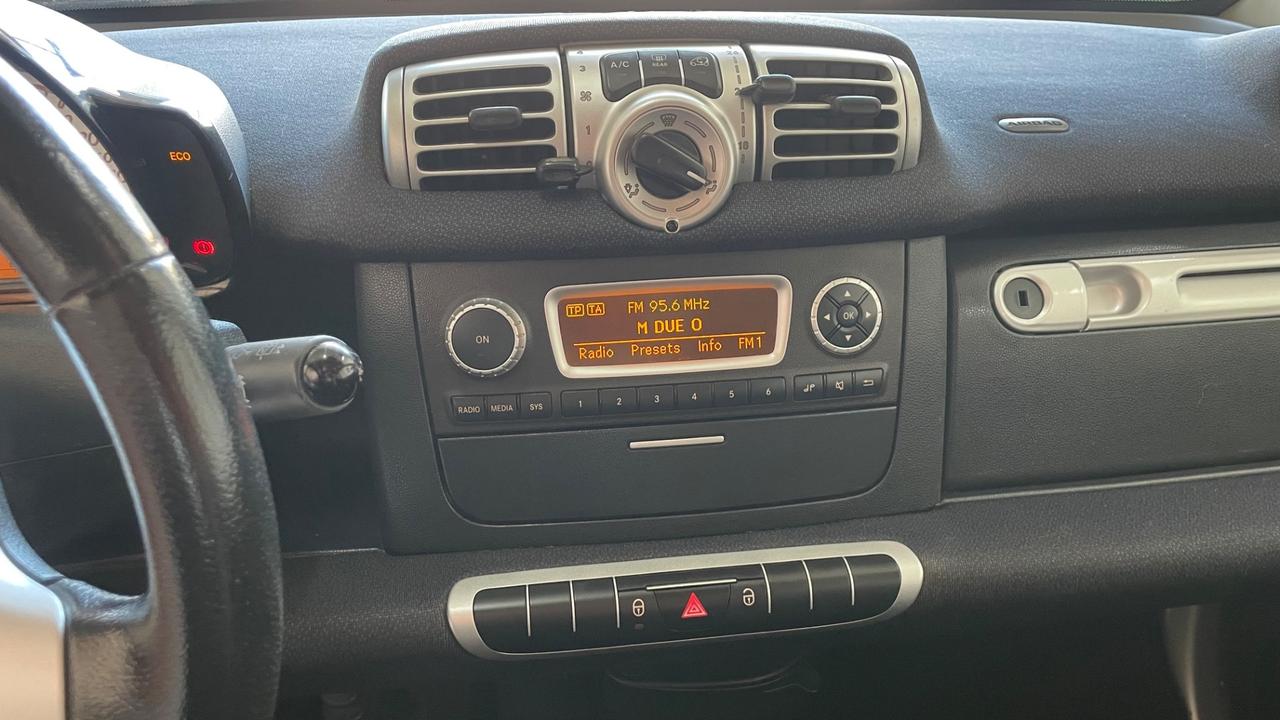 Smart ForTwo 1000 52 kW MHD coupé pure