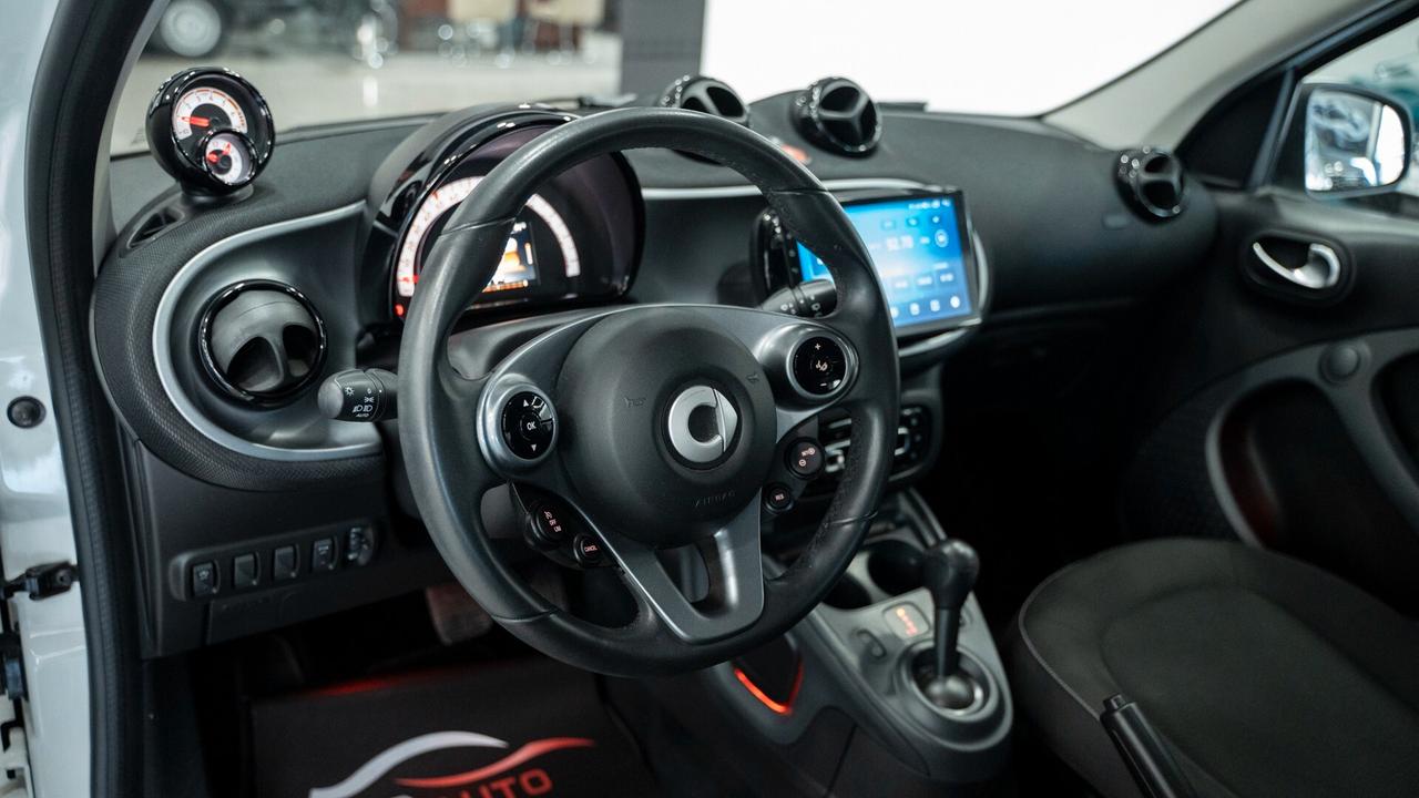 Smart ForFour 1.0 PASSION 71CV TWINAMIC AUTO NAVI LED FULL OPTIONAL