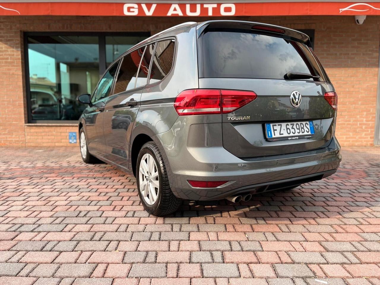 Volkswagen Touran 2.0 TDI DSG Executive - 7 POSTI