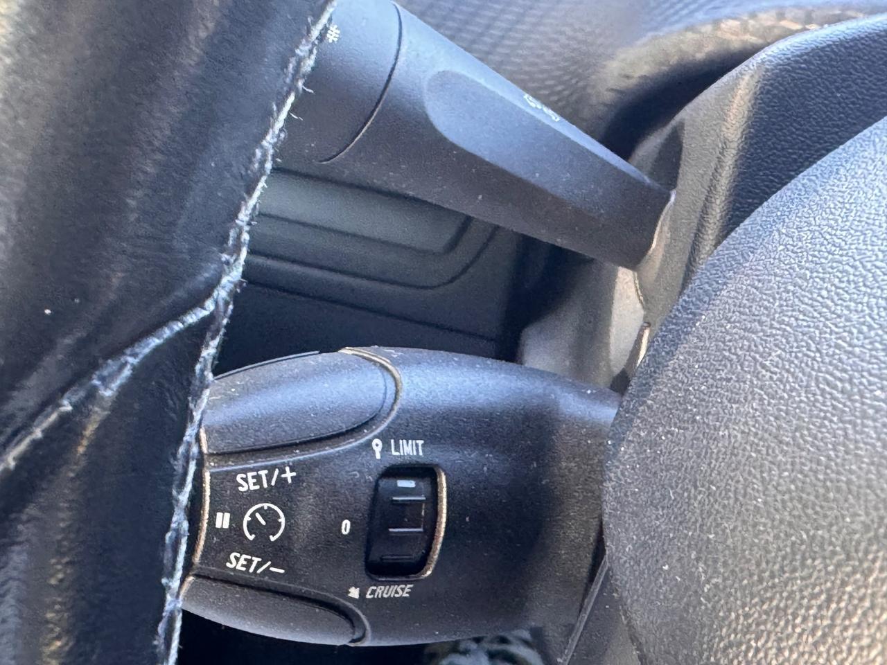 Peugeot 2008 1.6 d, cambio manuale, 140.000 km