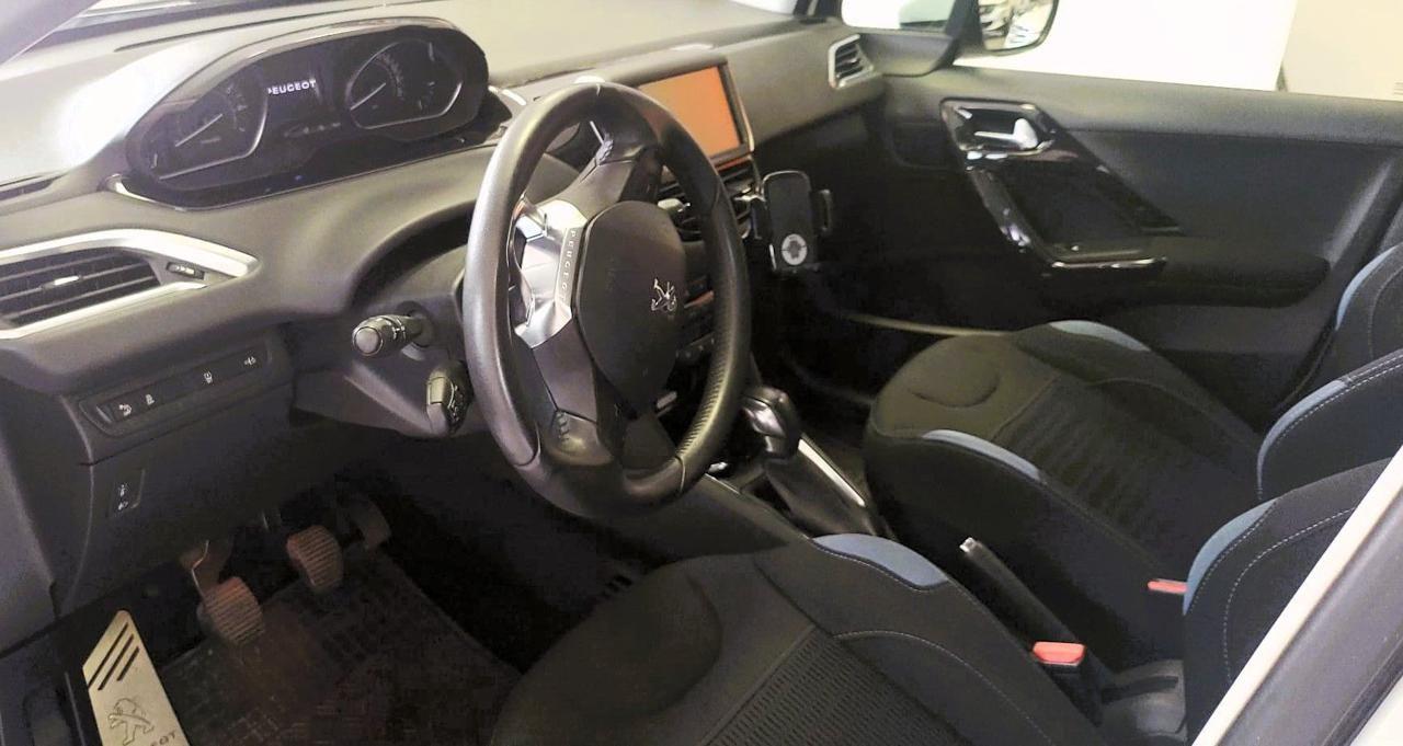 PEUGEOT 208 1° serie PureTech 82 5 porte Allure