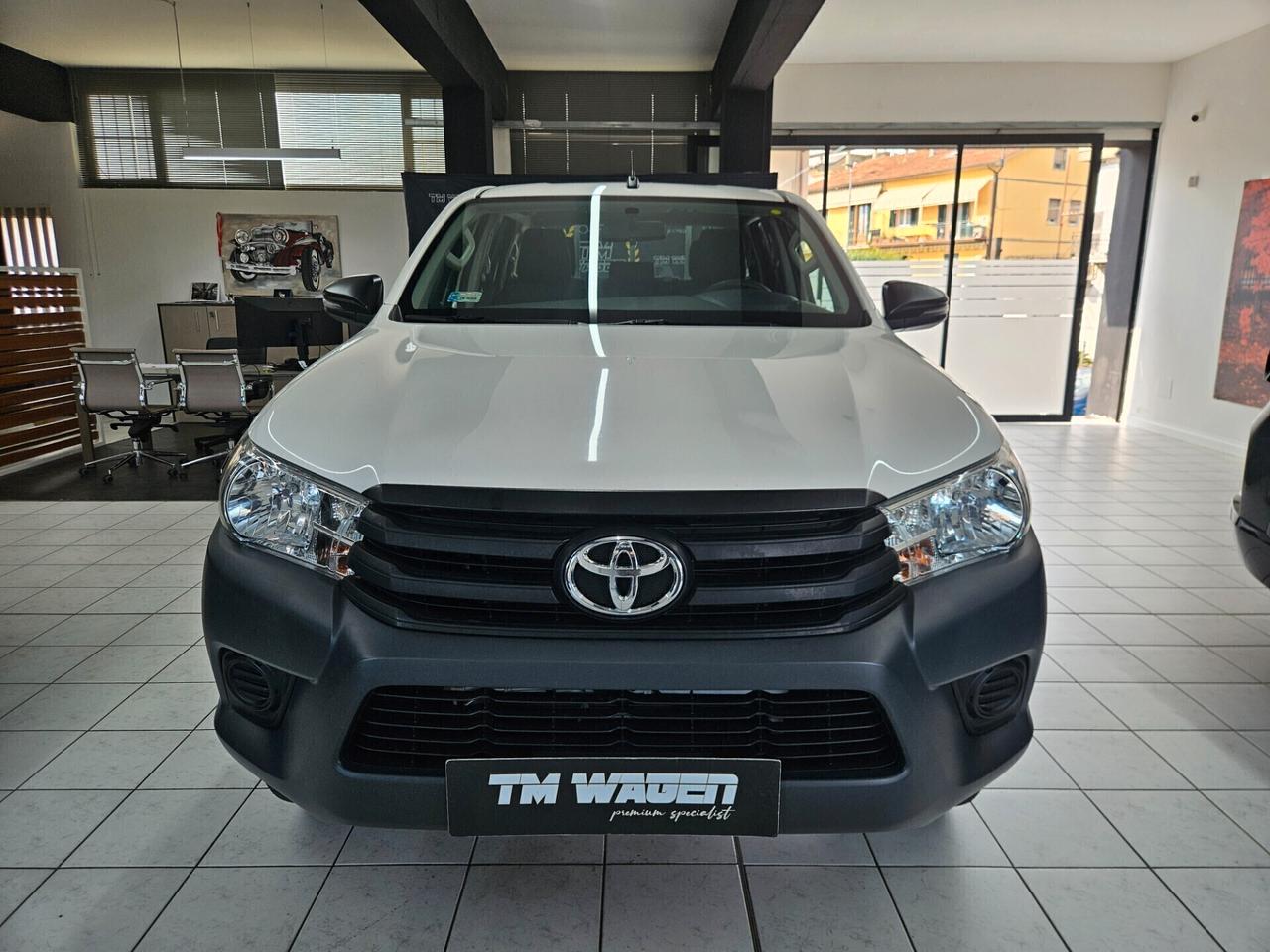 Toyota Hilux 2.4 d-4d Executive 4wd IVA ESPOSTA