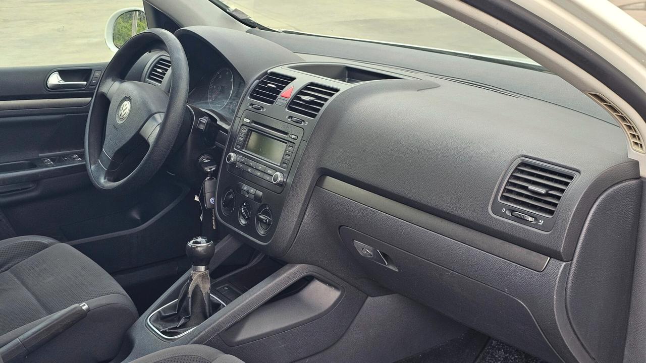 Volkswagen Golf 1.9 TDI 5p