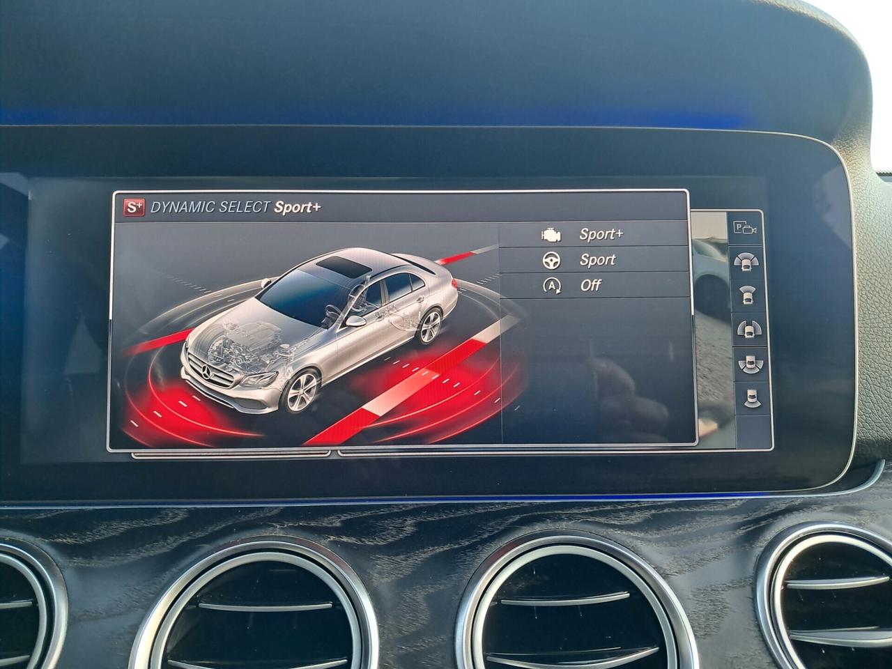 Mercedes E 220d Premium*AMG*VIRTUAL*CAM360°