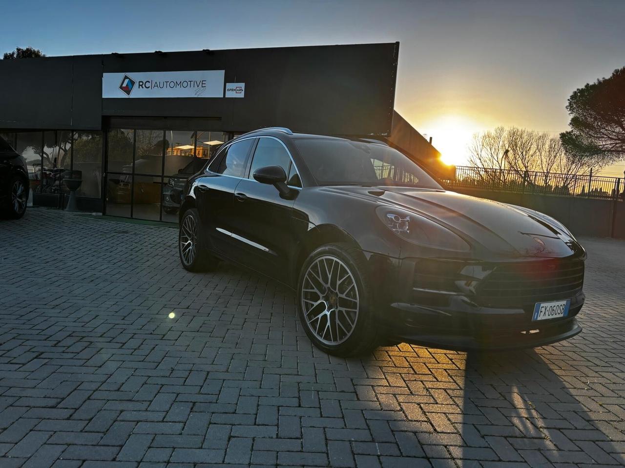 Porsche Macan 2.0 TURBO