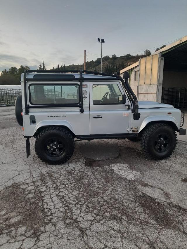 LAND ROVER Defender 90 2.4 TD4 Station Wagon S