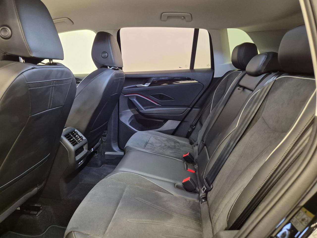 VOLKSWAGEN Tiguan 1.5 eTSI 150 CV ACT DSG Elegance N1 Autocarro