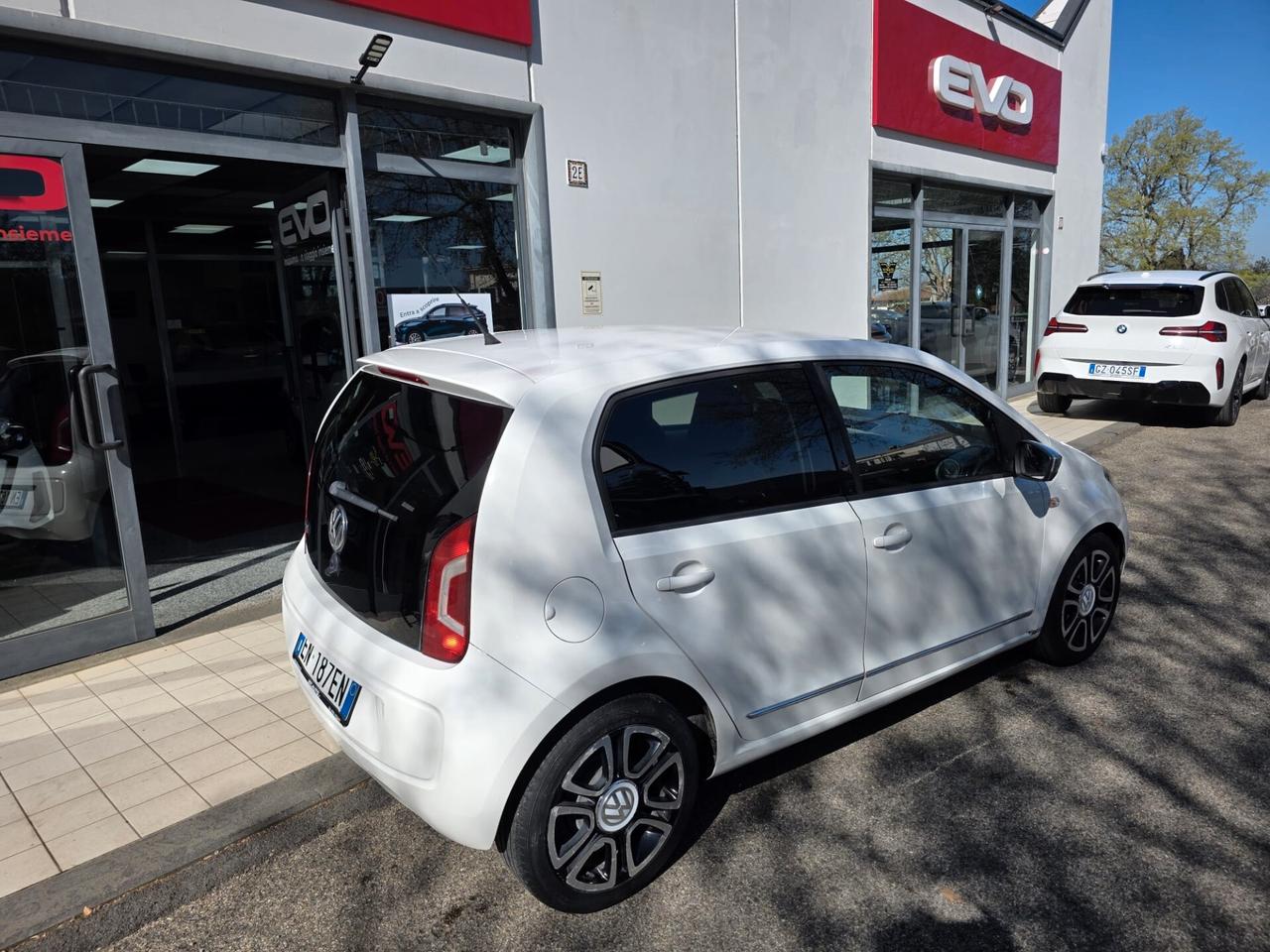 Volkswagen up! 1.0 75 CV 5p. high