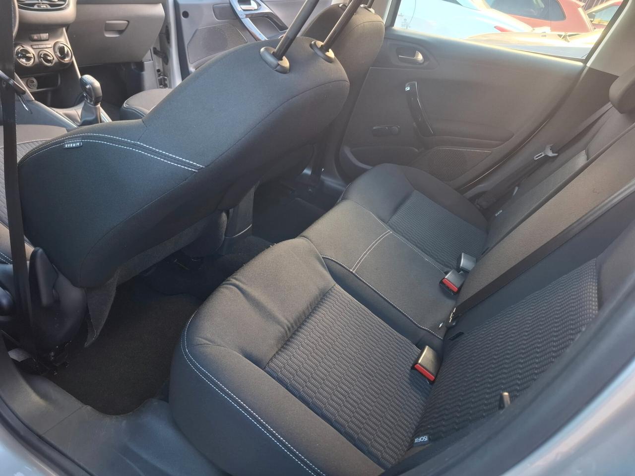 Peugeot 208 - 1.6 HDi Navi|Clima|Sensore 2017