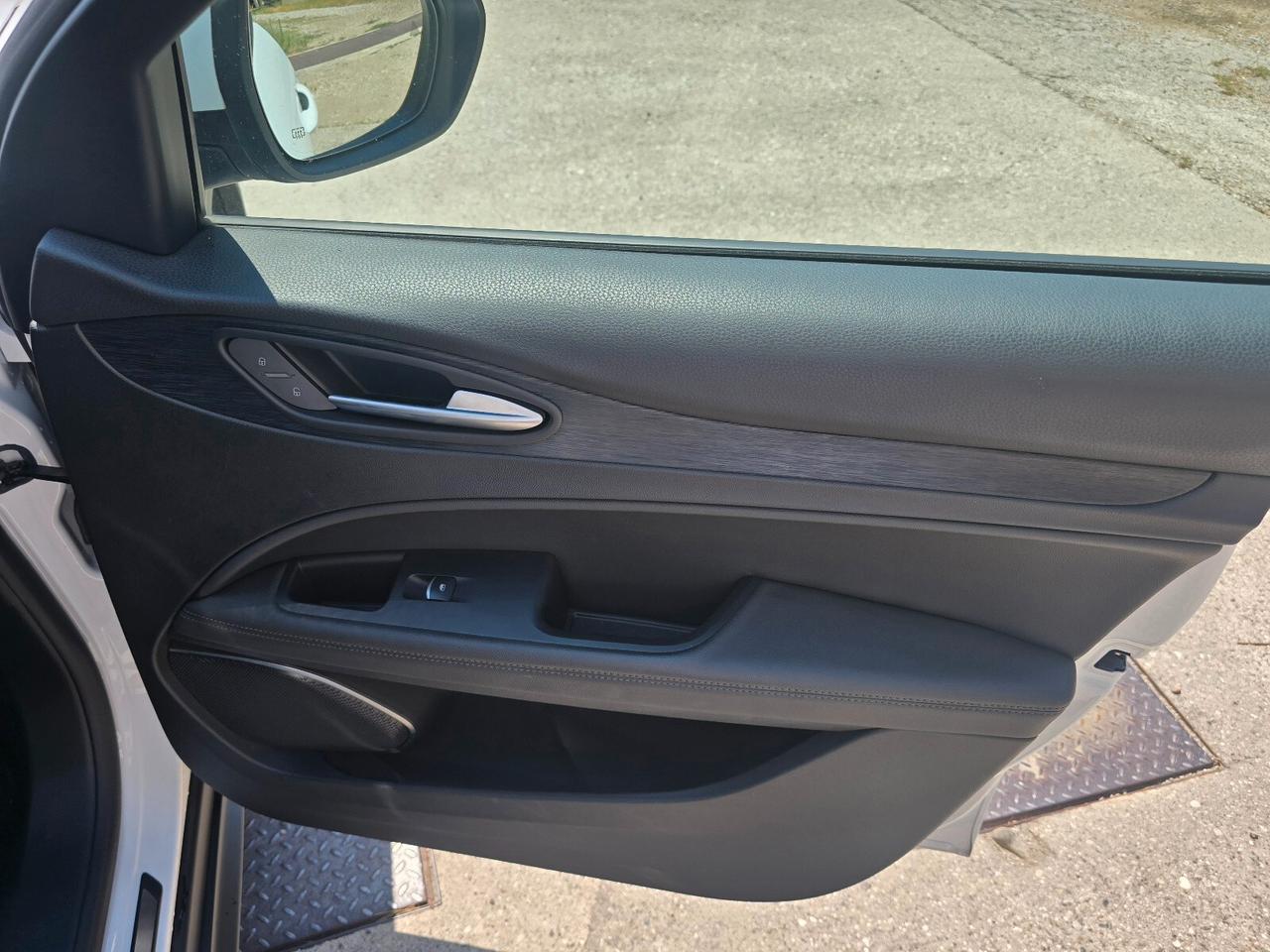 Alfa Romeo Stelvio 2.2 Turbodiesel 160 CV AT8 RWD Super Business