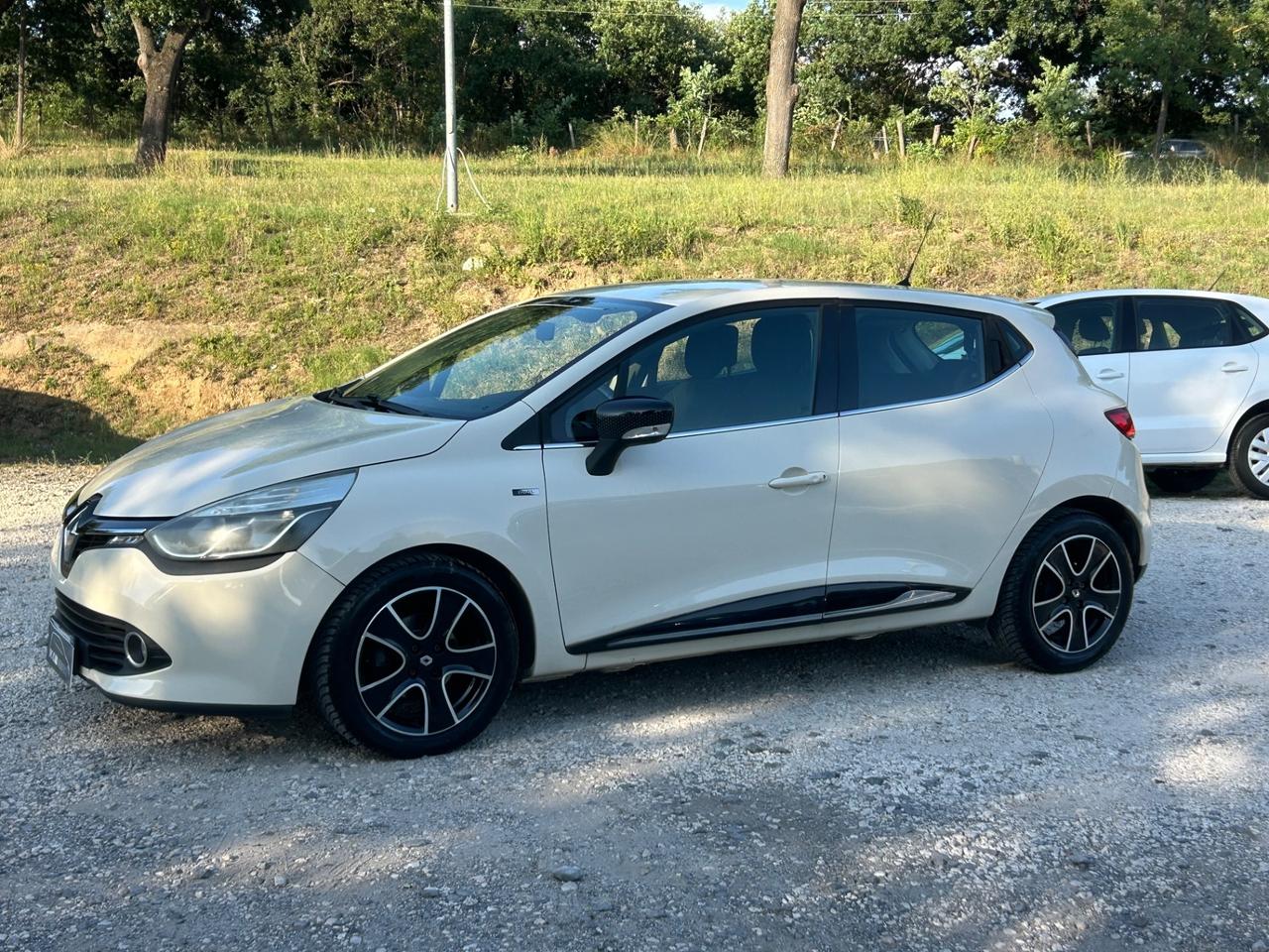 Renault Clio 1.2 75CV 5 porte Intens rate permute neopatentati