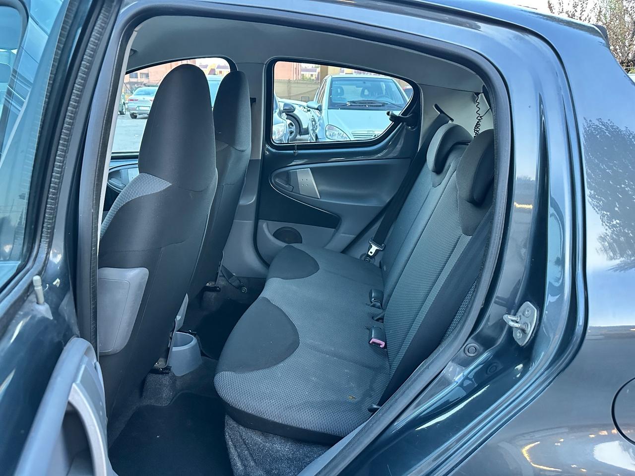 Toyota Aygo 1.0 12V VVT-i 5 porte Sol