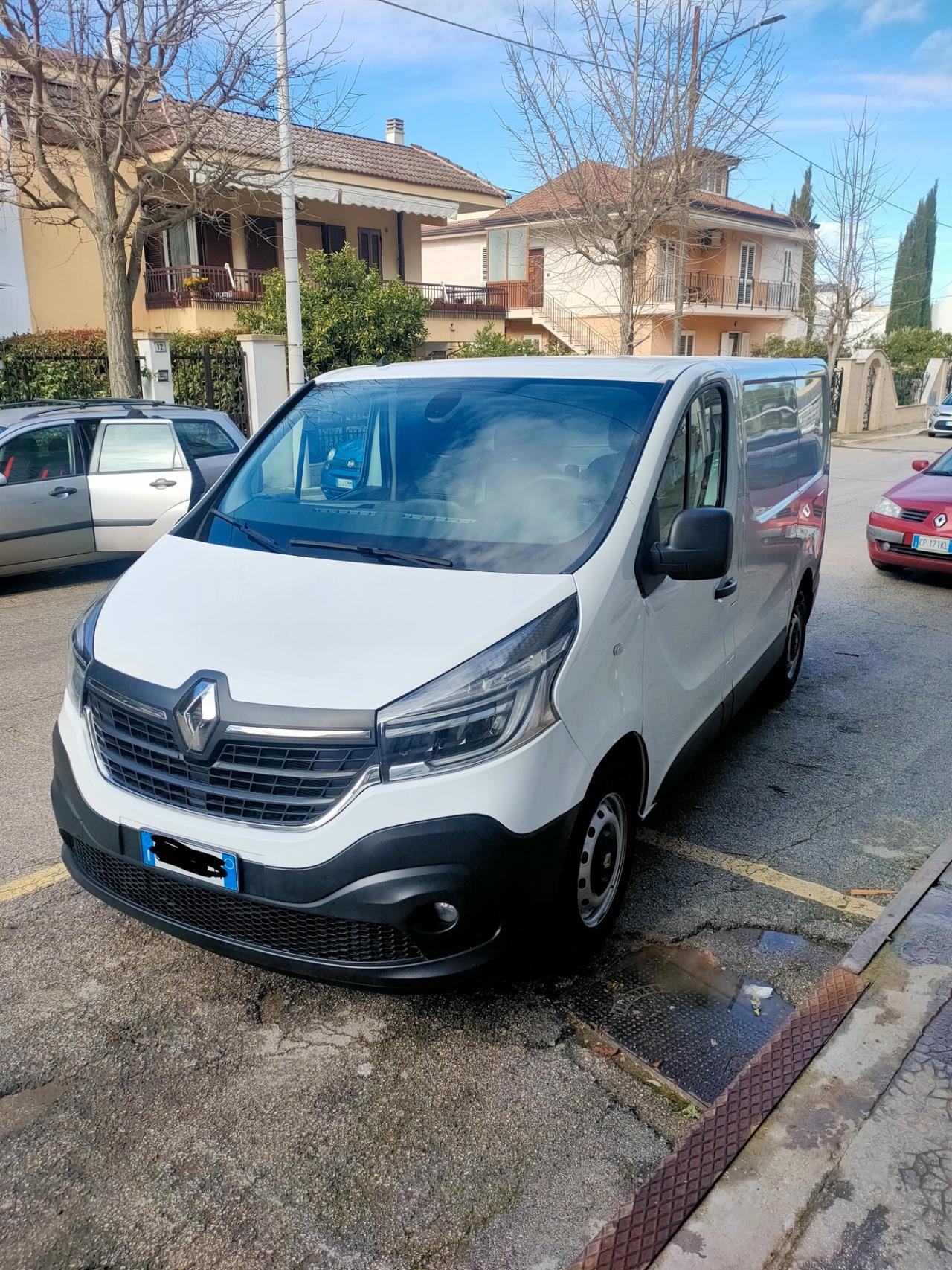 Renault Trafic 3 posti anteriori
