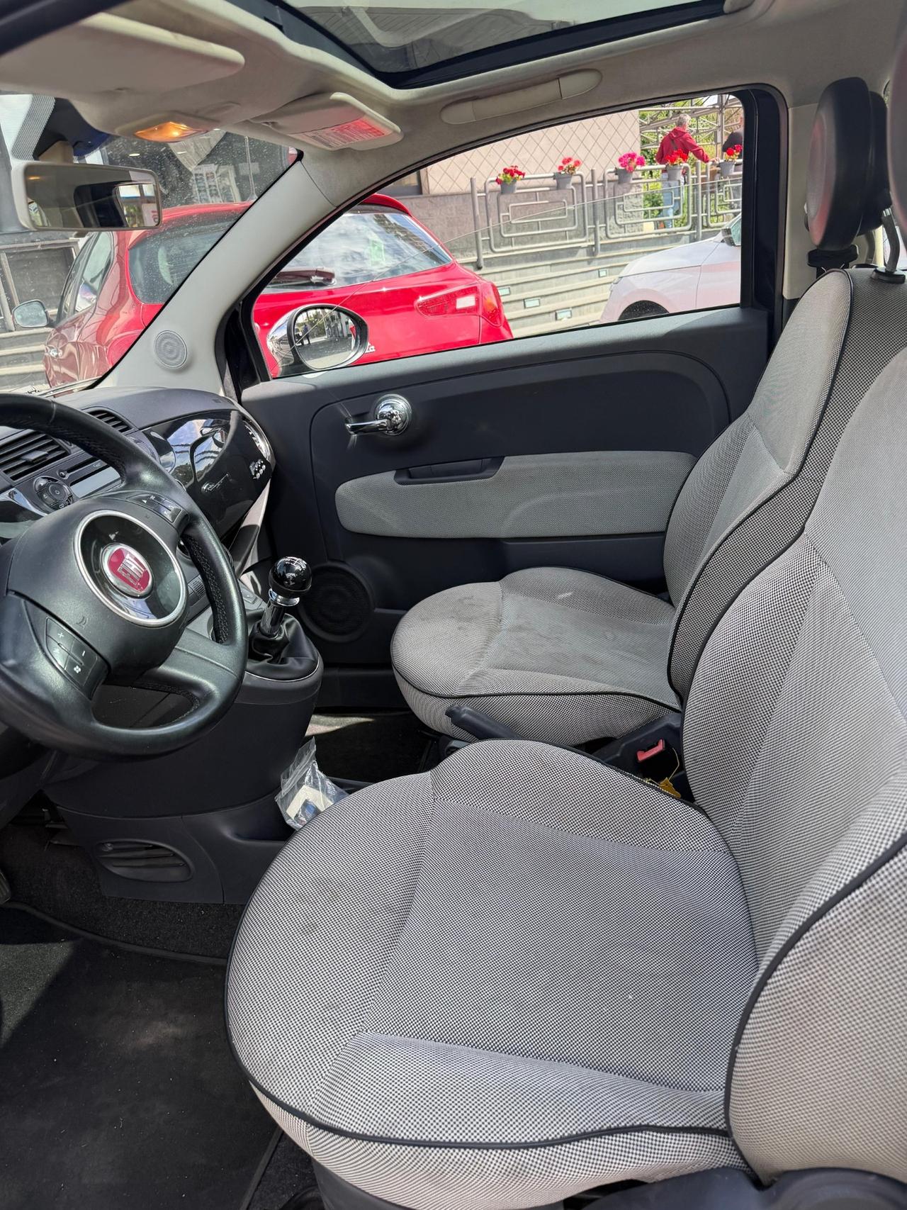 Fiat 500 1.2 lounge tetto cerchi comandi volante pelle