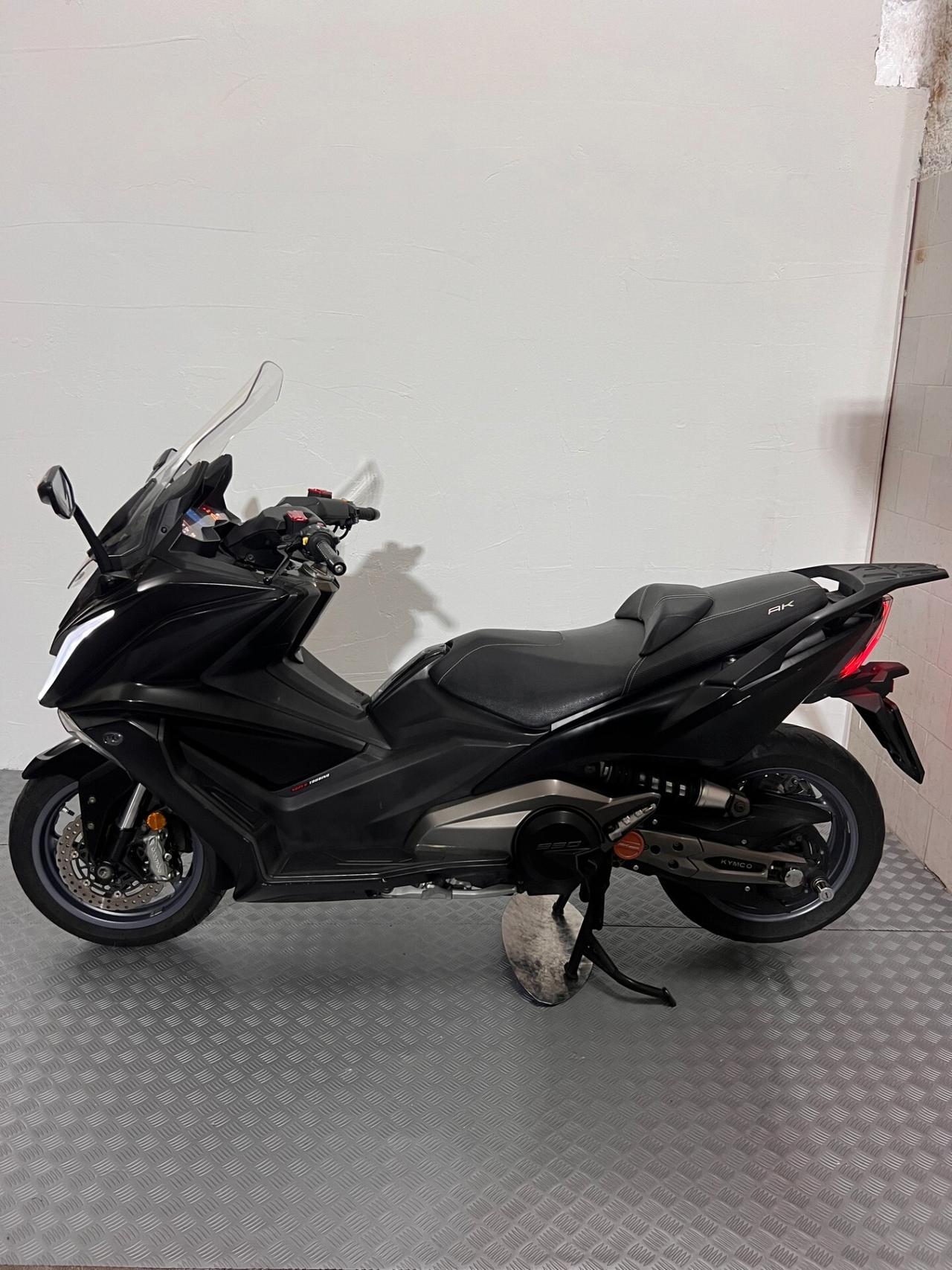 Kymco AK 550