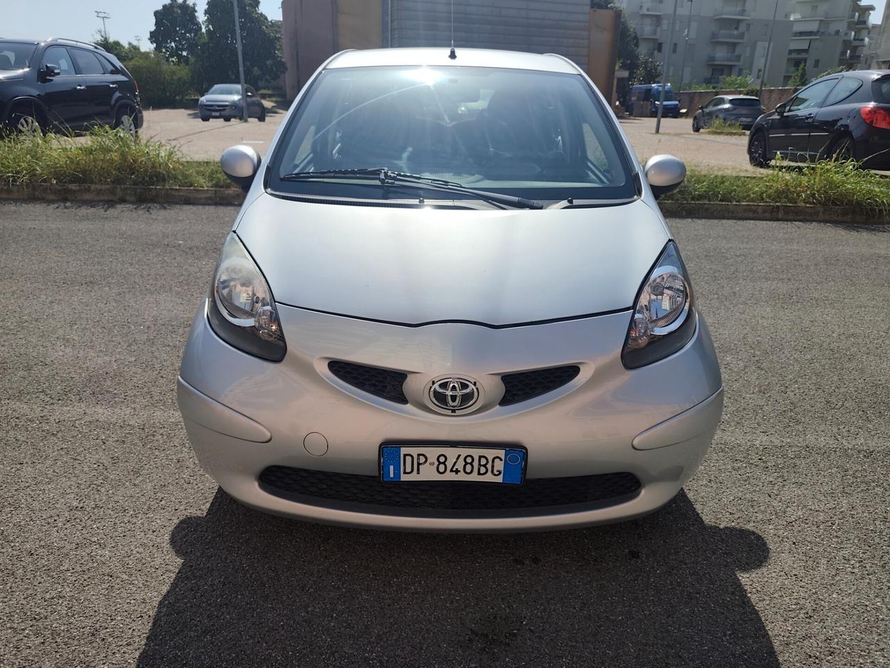 Toyota Aygo 1.0 benzina 5 porte 110 Milà km