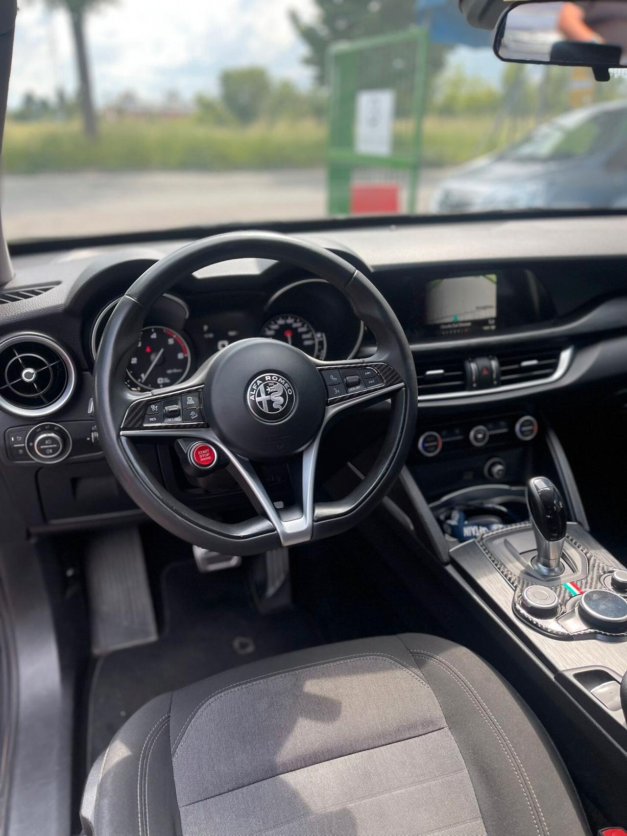 Alfa Romeo Stelvio 2.2 Turbodiesel 180 CV AT8 RWD Business