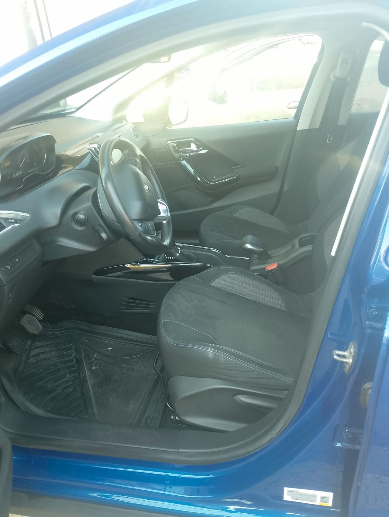 Peugeot 2008 BlueHDi 100 S&S Allure