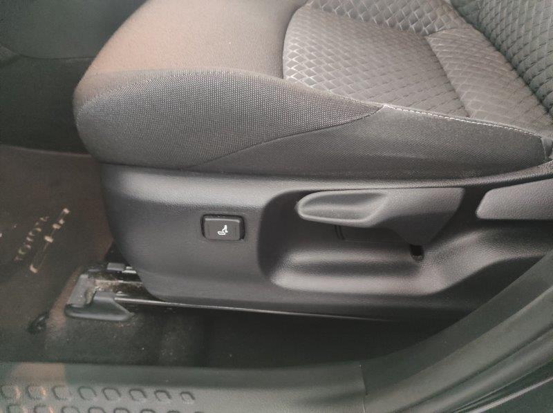 TOYOTA C-HR (2016-2023) - C-HR 1.8 Hybrid E-CVT Business