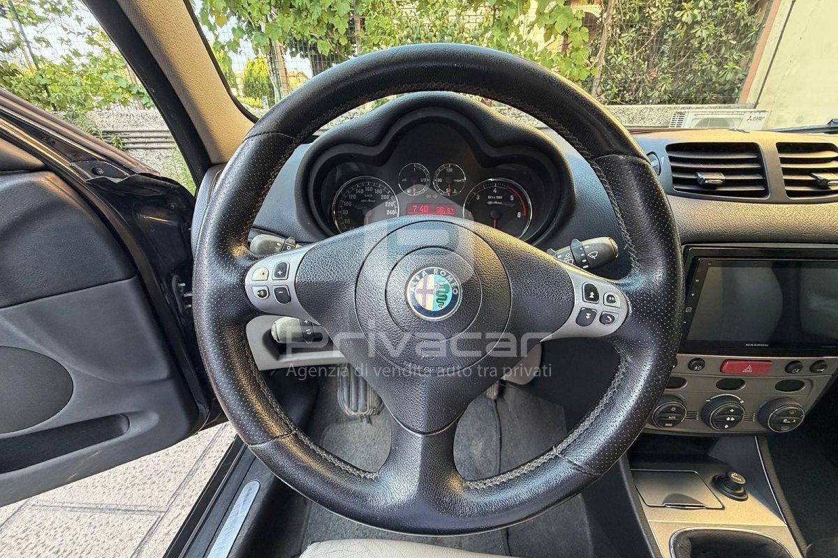 ALFA ROMEO 147 1.9 JTD M-JET 16V 5 porte Black Line