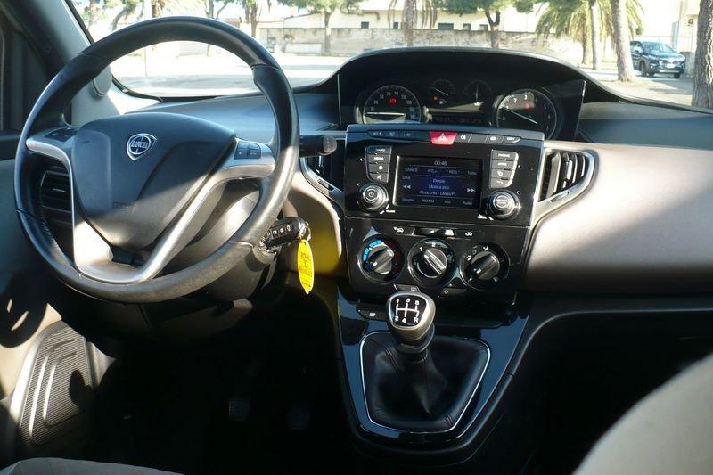 Lancia Ypsilon 1.2 69 CV 5 porte Silver