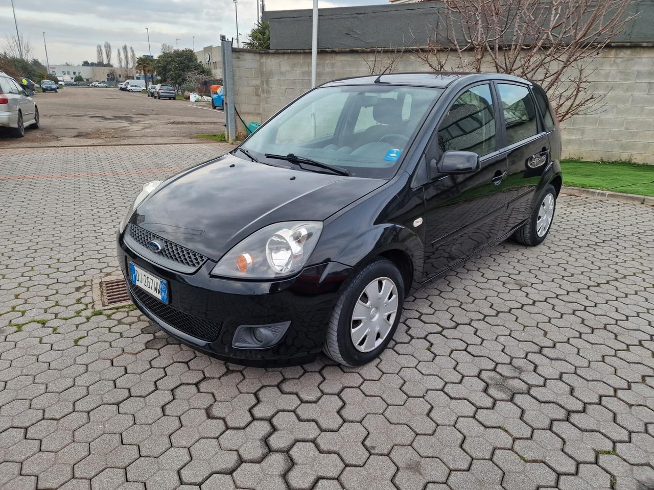 Ford Fiesta 1.2 benzina 135000 km neopatentati