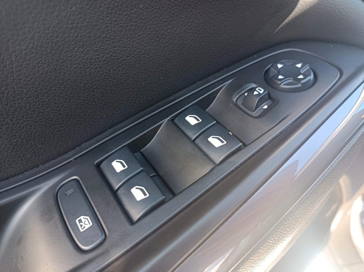 Opel Grandland X 1.6 Hybrid Plug-in aut. AWD Design Line