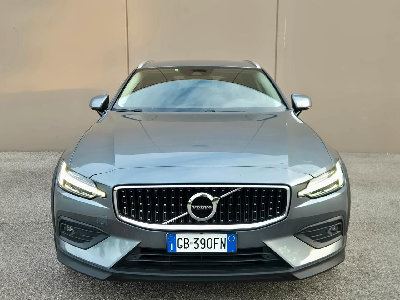 Volvo V60 Cross Country D4 AWD Geartronic Business Plus