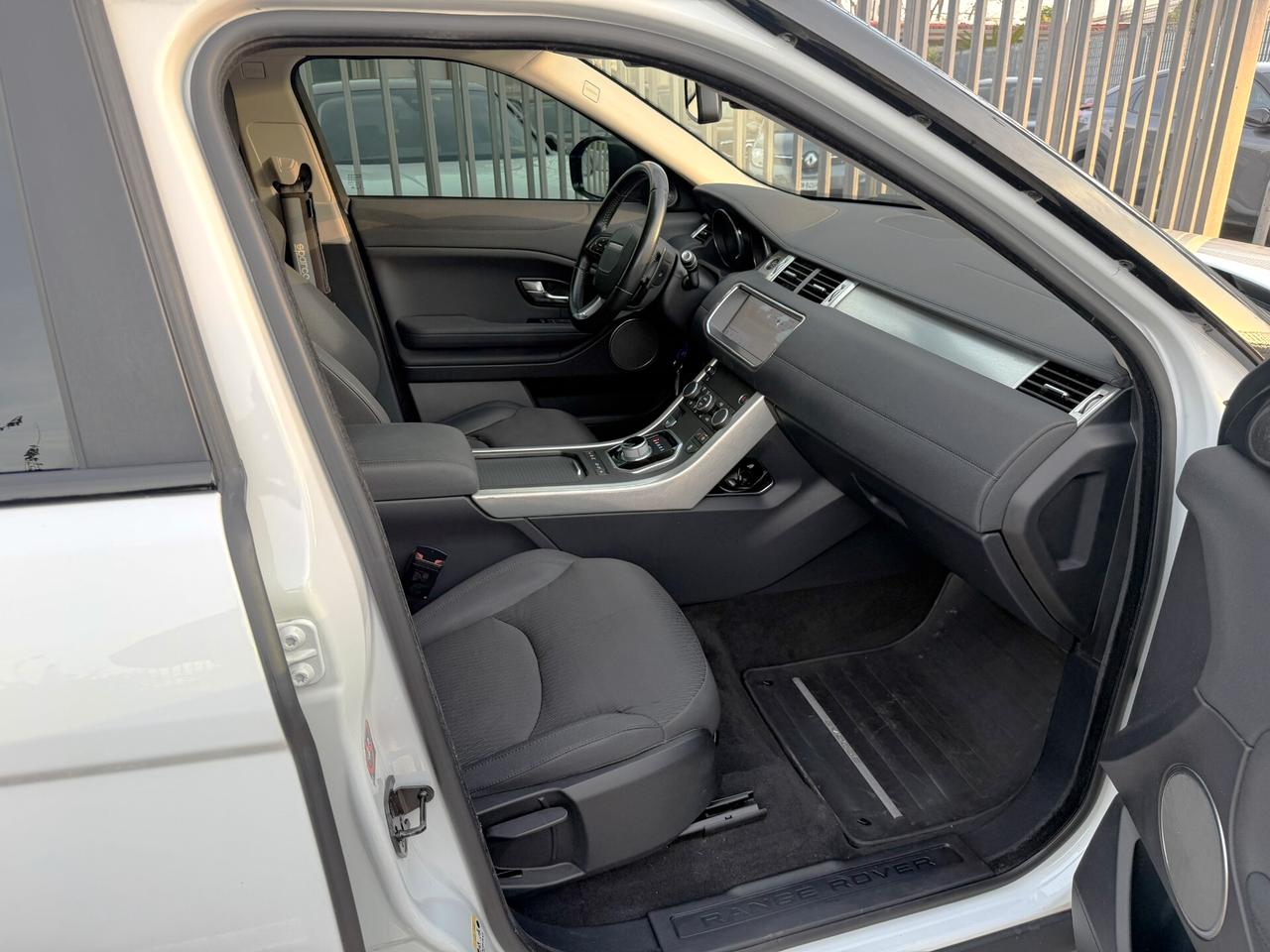 Land Rover Range Evoque 2.0 TD4 150 CV 5p. Pure