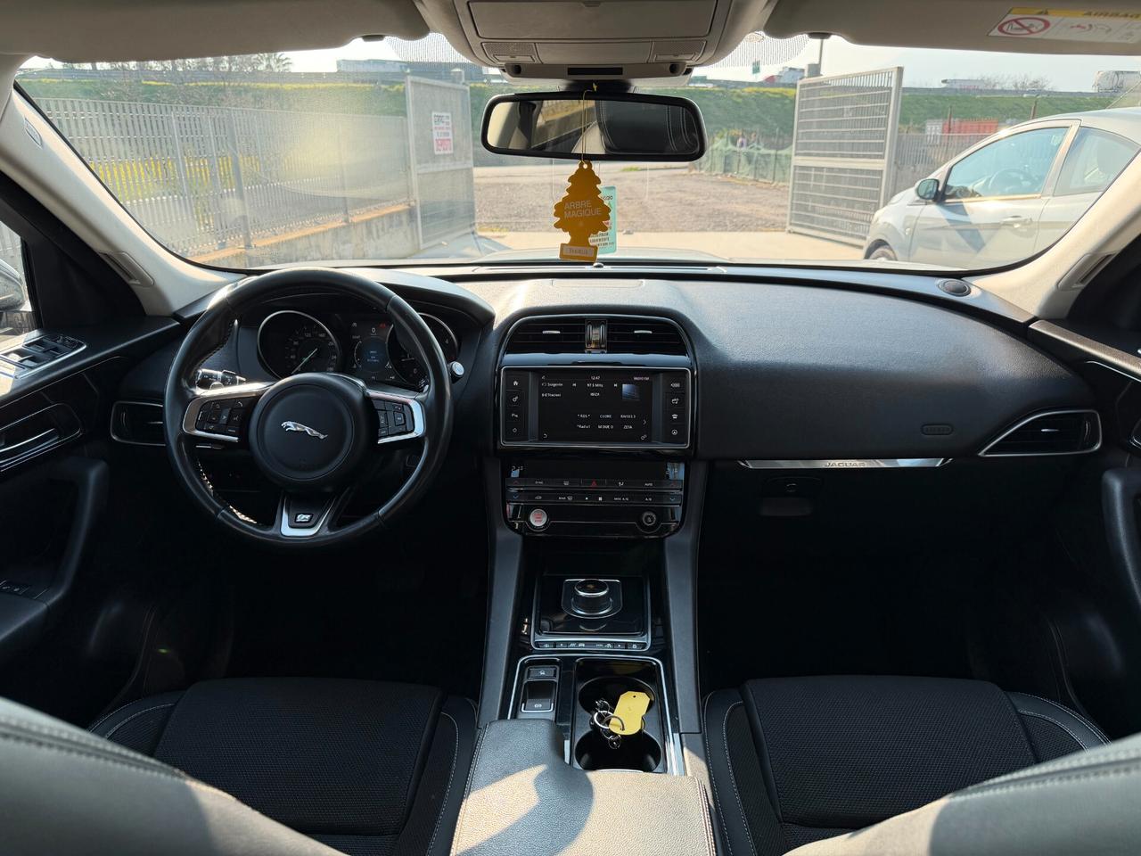 JAGUAR F-PACE R-SPORT 2017 2.0 DIESEL 241 CV *LEGGI