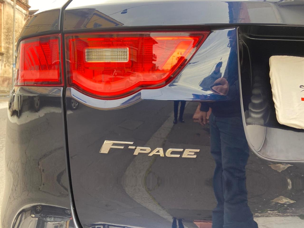 Jaguar F-Pace 2.0 D 180 CV AWD aut. Prestige