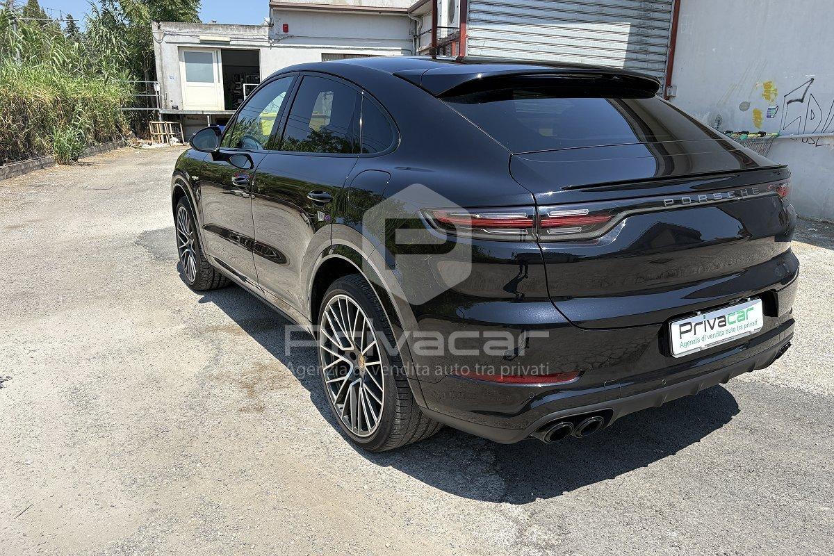 PORSCHE Cayenne Coupé 3.0 V6 E-Hybrid Platinum Edition