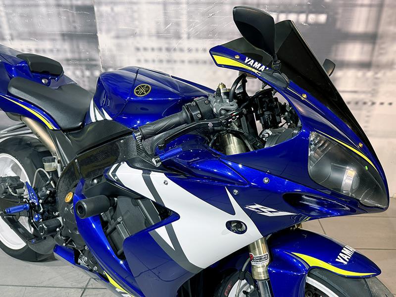 Yamaha YZF R1