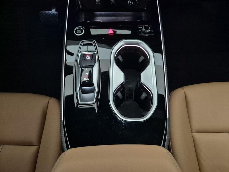 Audi A6 VI 2025 Avant Avant 2.0 e-hybrid S line edition quattro 299cv