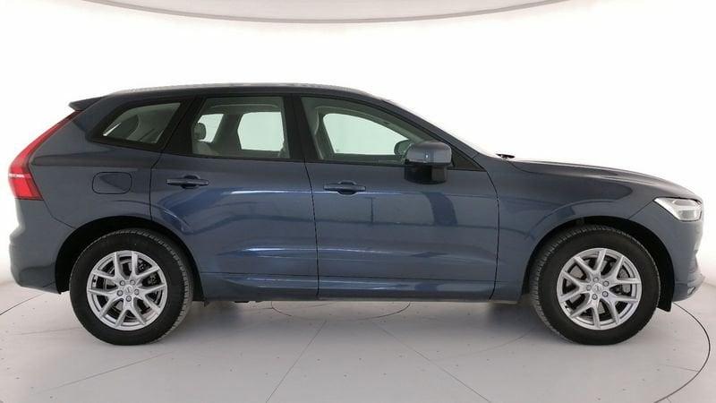 Volvo XC60 2.0 b5 Momentum Pro awd auto