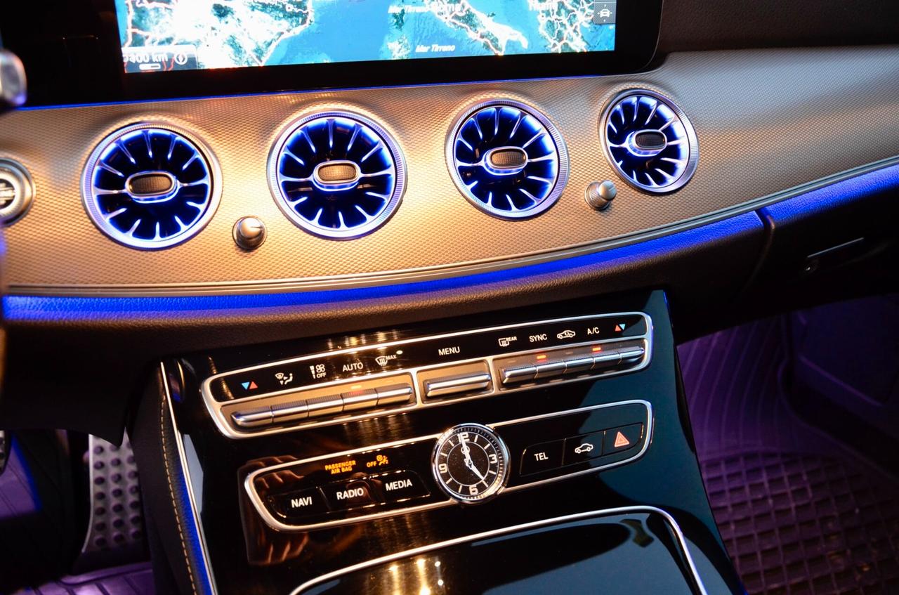 MERCEDES-BENZ E220d PREMIUM AMG 194cv AUTO, SERVICE UFF MERCEDES, UFF ITALIANA, EURO 6C, TOTAL BLACK, FARI FULL LED, RETROCAMERA, PERMUTE