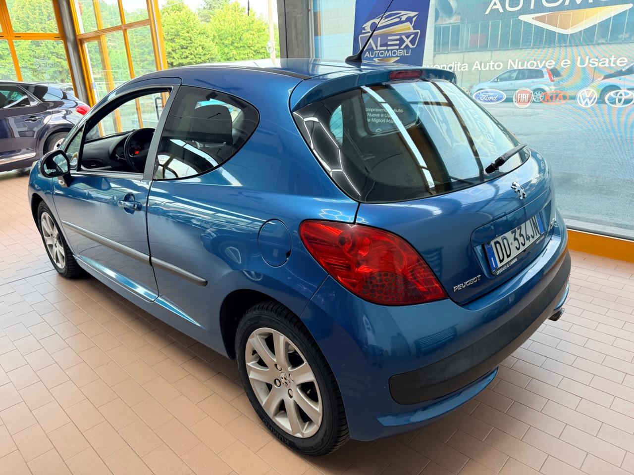 Peugeot 207 1.6 HDi 90CV Neopatentati