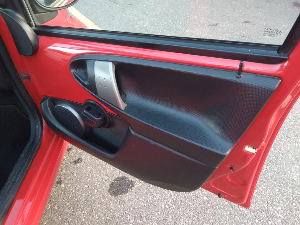 Toyota Aygo 1.0 12V VVT-i 5 porte Cool Soda Connect x neopatentati