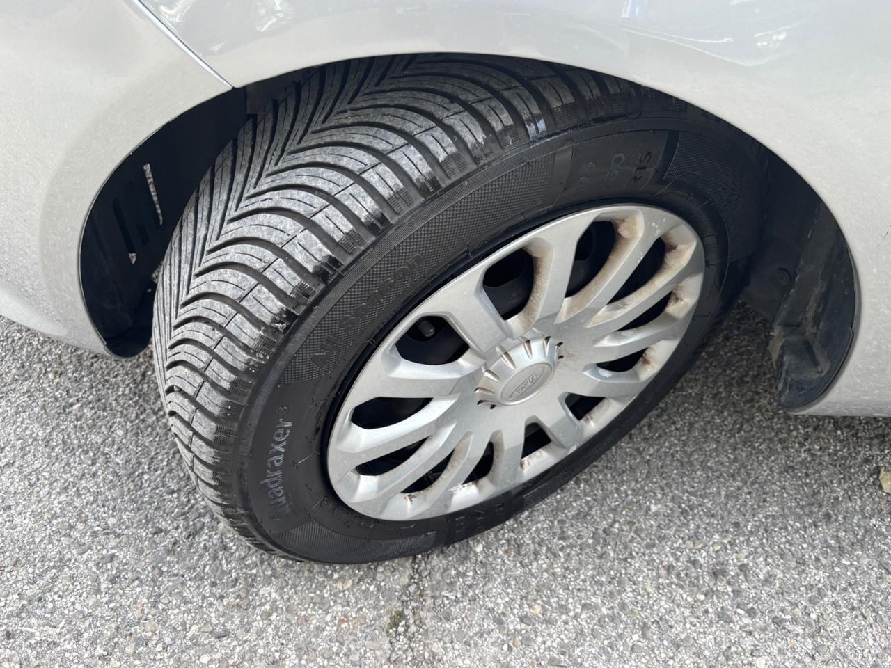 Ford Fiesta 1.4 5 porte GPL Titanium OK Neopatentati