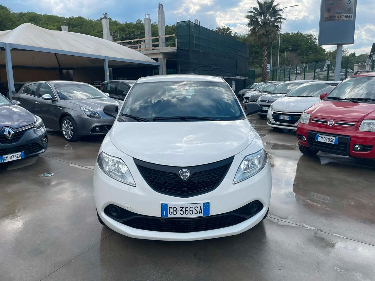 Lancia Ypsilon 1.2 69 CV 5 porte GPL Ecochic Silver