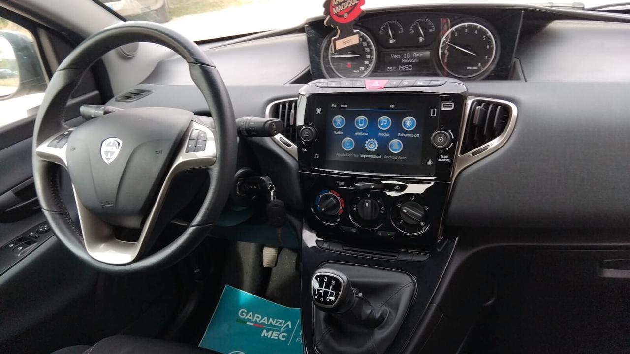 Lancia Ypsilon 1.0 FireFly 5 porte S&S Hybrid Silver
