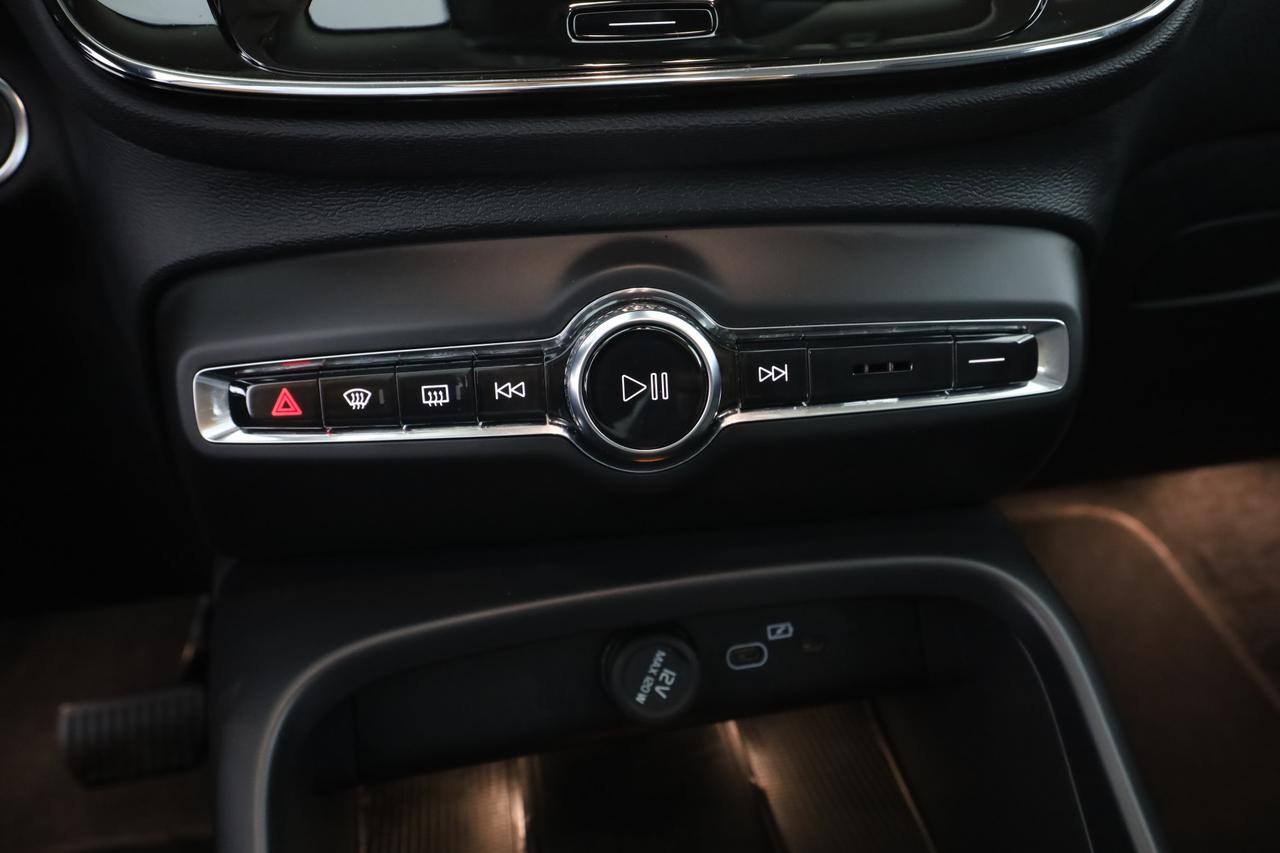 VOLVO XC40 (2017--->) XC40 B3 automatico Core