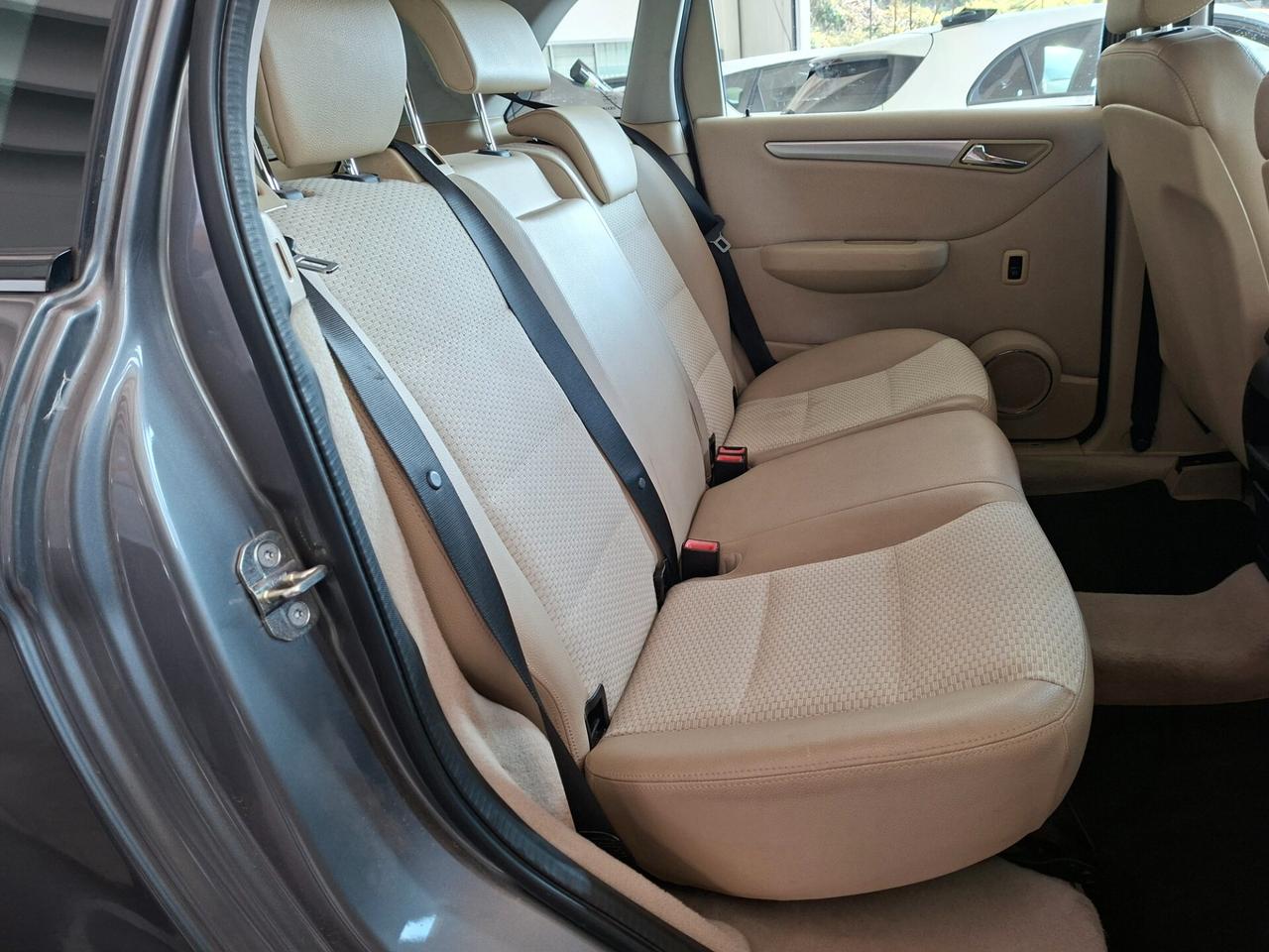 Mercedes-Benz B 200 CAMBIO AUTOMATICO / DA NEOPATENTATI