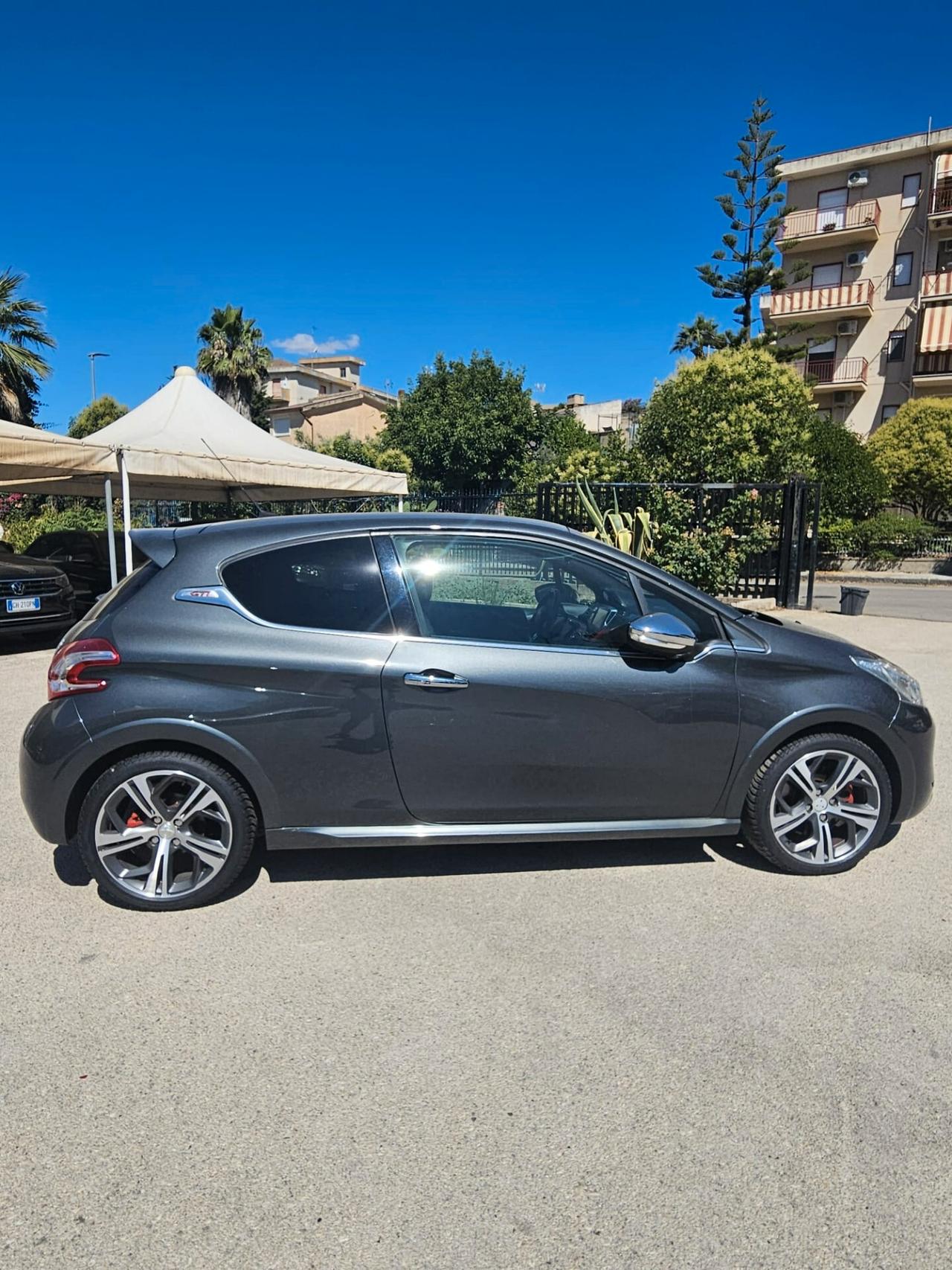Peugeot 208 1.6 THP 200 CV 3 porte GTi