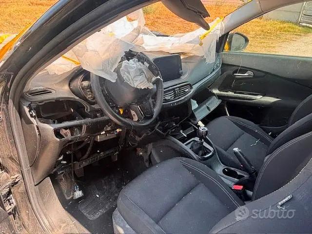 AUTO SINISTRATA