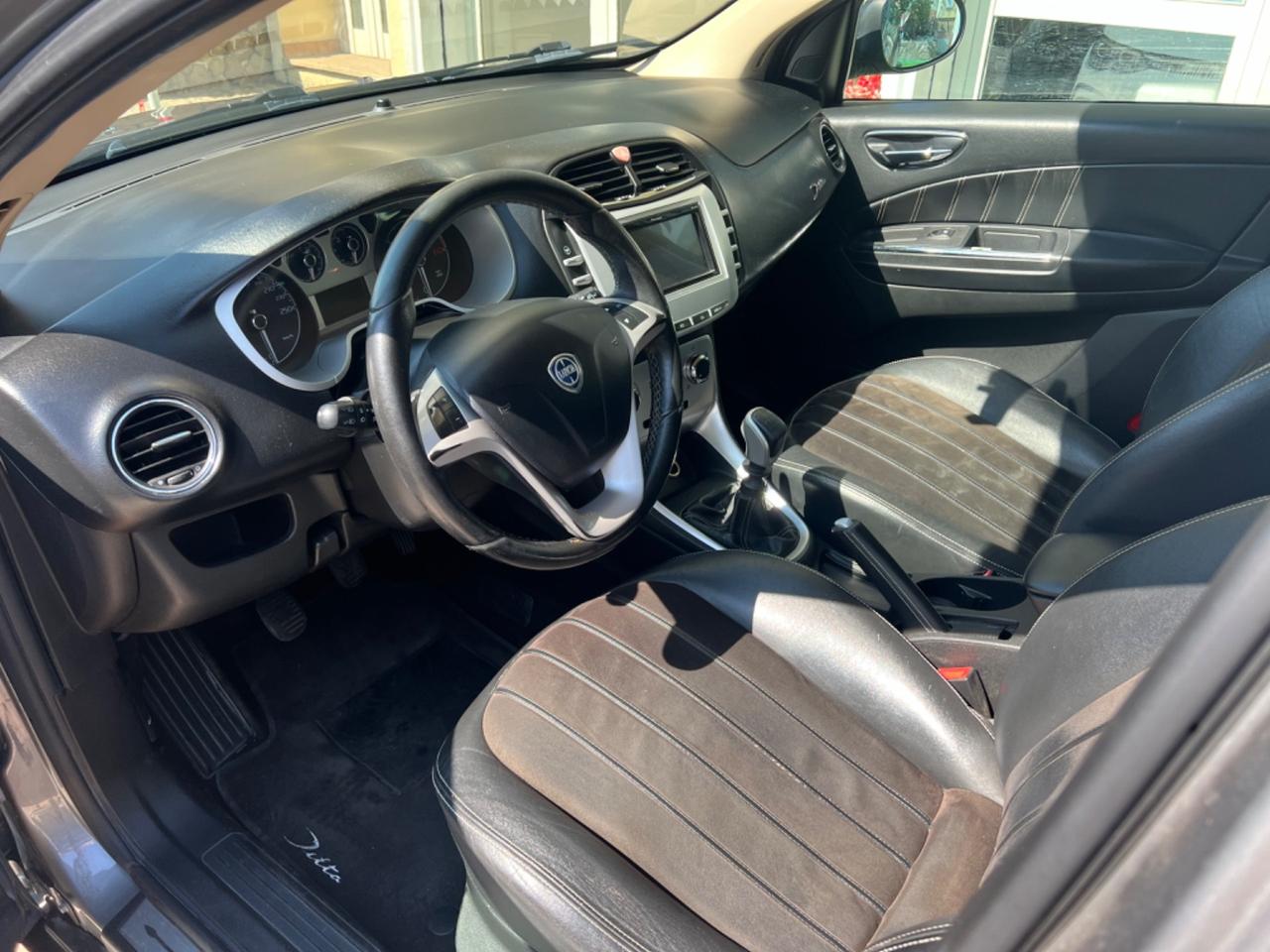 Lancia Delta 1.6 MJT DPF Platino