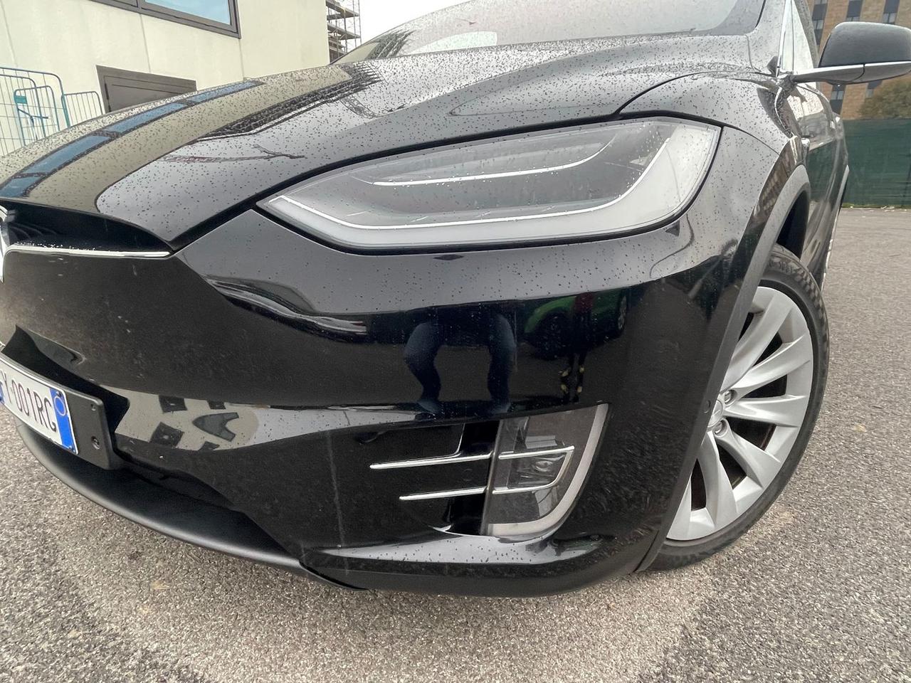 Tesla Model X Long Range 100 D