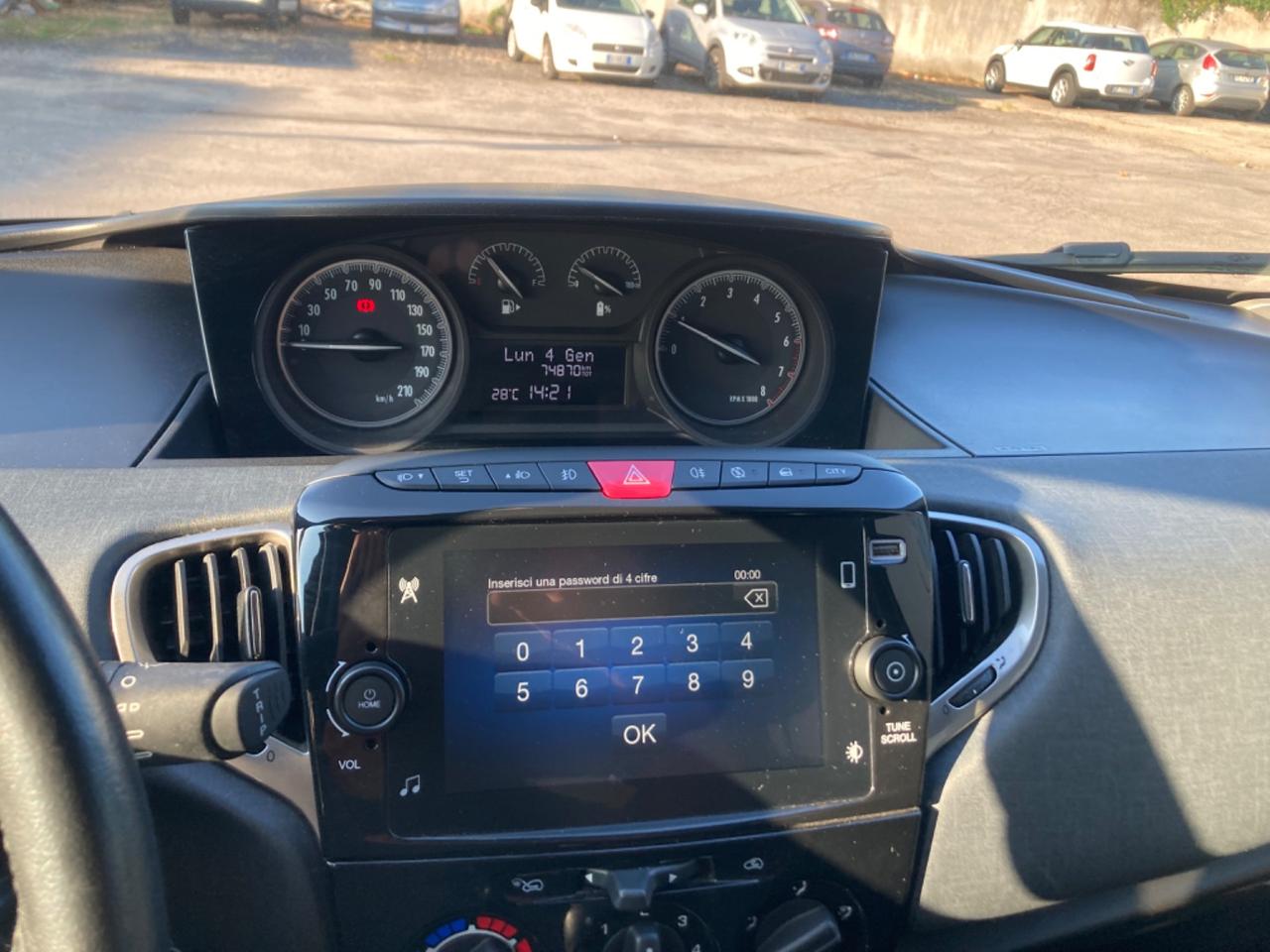 Lancia Ypsilon 1.0 FireFly 5 porte S&S Hybrid Gold
