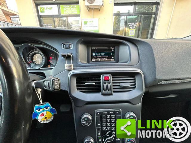 VOLVO V40 Cross Country D2 1.6 Powershift Summum